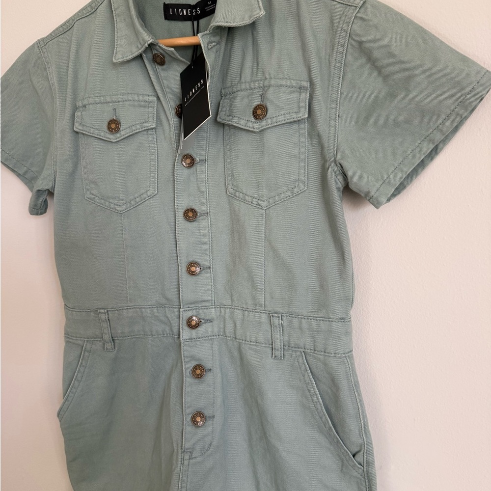 NWT Lioness Short Sleeve Khaki Green Romper - Picture 5 of 9